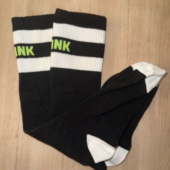 PINK Victoria’s Secret Crew Socks - Picture 2 of 4